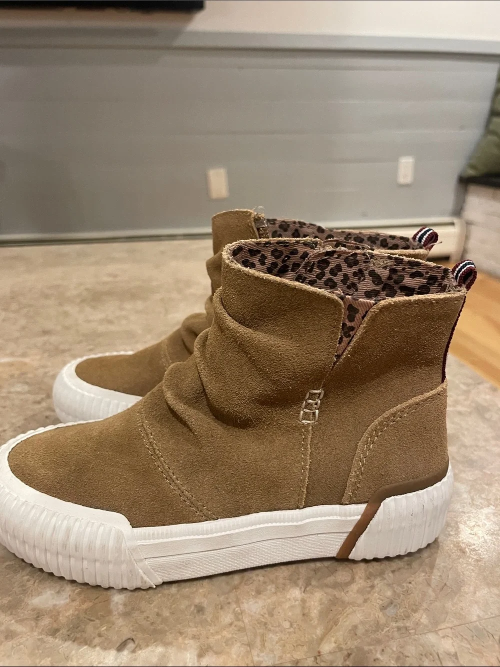 Sperry suede ankle